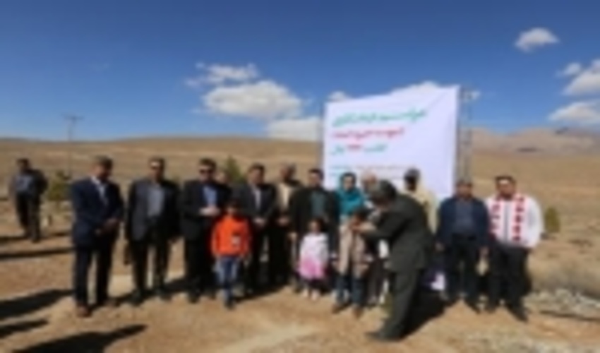 رئیس اداره منابع طبیعی شهرستان کرمان : منابع طبیعی متعلق به همه مردم است و حضور آنها در مراسم درختکاری نشان از تاثیر فرهنگ منابع طبیعی در بین مردم دارد.