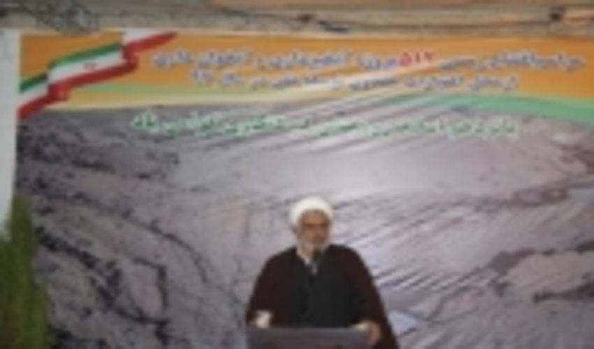 امام جمعه موقت کرمان در جشن درختکاری:در روز درختکاری عهد ببندیم که در حفظ منابع طبیعی  اعم از جنگل ها،مراتع و منابع آبی کوشا باشیم  