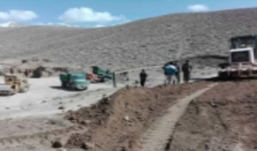 بازدید  مسئولین اجرایی شهرستان کوهبنان از پروژه های آبخیزداری  و تفاهم برای برگزاری  هر چه بهتر هفته منابع طبیعی 