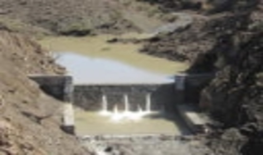  اثرات مثبت احداث چهار مورد بند سنگی ملاتی  در رابر از محل اعتبارات صندوق توسعه ملی 