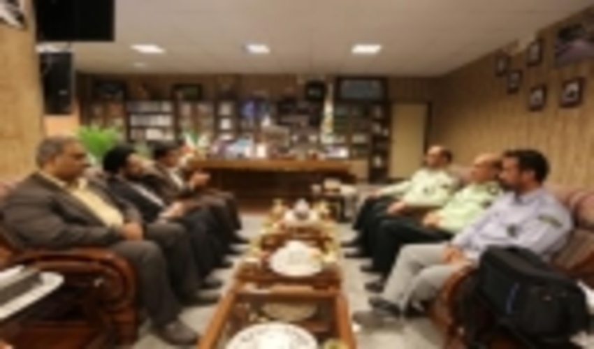 مدیر کل منابع طبیعی و آبخیزداری استان در دیدار دوستانه با فرماندهی جدید نیروی انتظامی ضمن تبریک حسن انتصاب سردار ناظری  از تعامل و همکاری این نیرو با اداره کل در زمینه حفاظت از عرصه های منابع طبیعی تقدیر نمود .