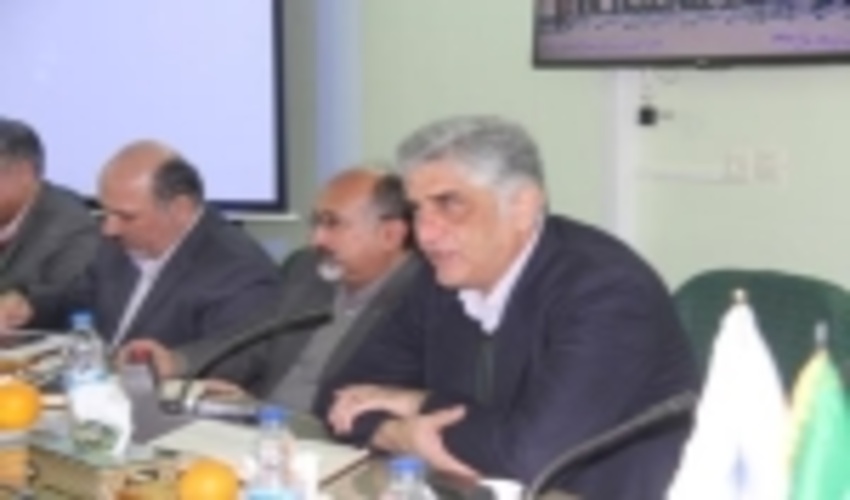 حدود 240 تسهیل گر حرفه ای ، هماهنگی برنامه ها و فعالیت های آبخیزداری را دنبال می کنند