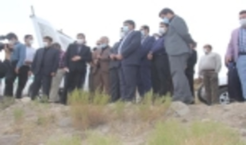 آئین شروع عملیات اجرایی احداث بند خاکی حسینعلی میرزا لاله زار با حضور معاون عمرانی وزیر کشور 