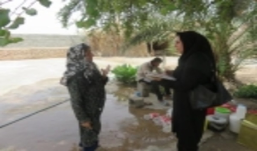 توزیع  سبد غذایی  در شهداد با مشارکت خیرین و تیم ترسیب کربن 