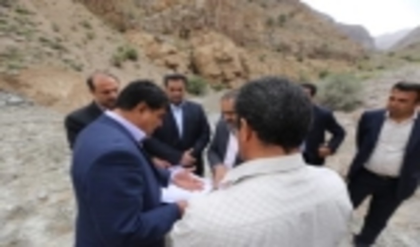 بازدید معاون عمرانی استاندار کرمان از مراحل اجرای بند M2در حوزه آبخیز بند مملکت شهر کرمان 