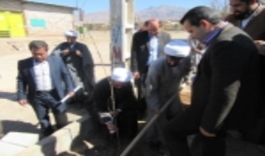 مراسم روز ملی درختکاری در شهرستان زرند با محوریت طلاب و روحانیون