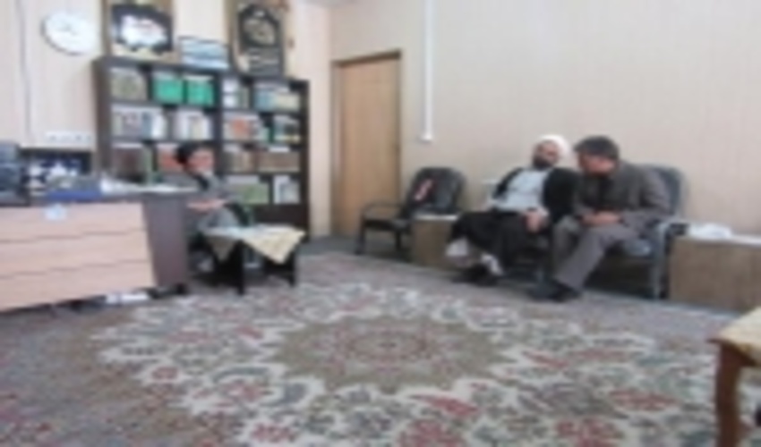 دیدار با امام جمعه  شهرستان سیرجان جهت برگزاری جشن درختکاری  در محل حوزه علمیه مفیدیه