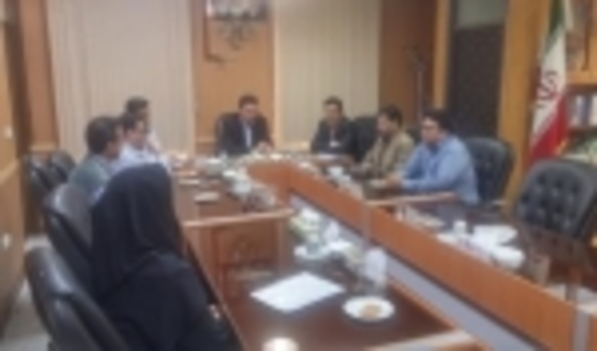 دیدار رئیس وکارکنان اداره منابع طبیعی شهرستان کرمان با فرماندار در رابطه با برنامه های هفته منابع طبیعی 