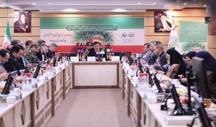  اداره کل منابع طبیعی و آبخیزداری استان کرمان ، با برپایی نمایشگاهی از آثار تاریخی و جاذبه های گردشگری کرمان به استقبال  مهمانان نوروزی می رود .