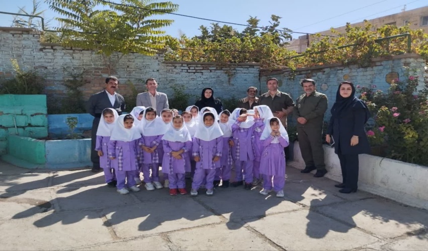   جلوگیری از برداشت غیر مجاز گیاه آنغوزه و دستگیری متخلفین در مراتع دهنه بیاض  شهرستان انار ، توسط نیروهای یگان حفاظت منابع طبیعی