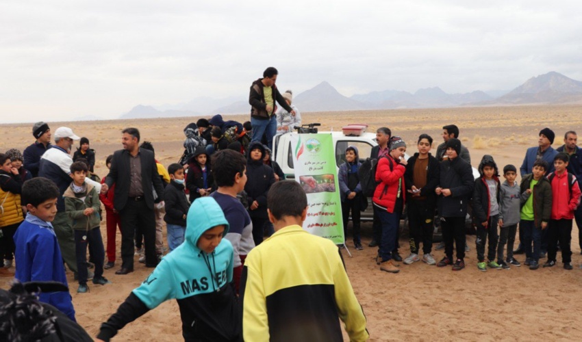 دانش آموزان رفسنجانی، همیار طبیعت شدند