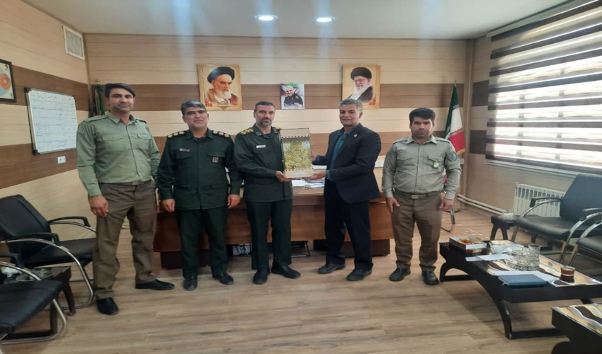 دیدار رئیس اداره منابع طبیعی و آبخیزداری شهرستان سیرجان با فرمانده مقاومت بسیج سپاه  