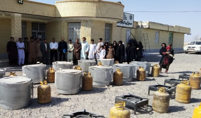توزیع ۲۰ تنور گازی و اجاق گاز در شهرستان فهرج