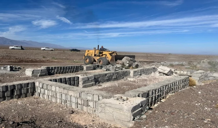 رفع تصرف ده هزار متر مربع از اراضی ملی شهرستان بم 