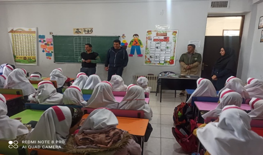 برگزاری دوره های آموزشی ویژه همیاران طبیعت دانش آموزی در شهرستان زرند