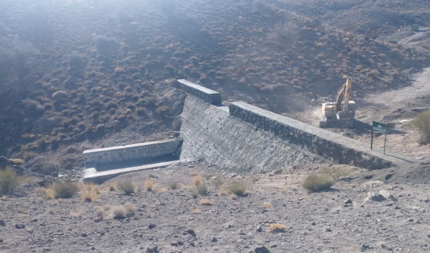 احداث پروژه بند سنگ ملاتی حوزه آبخیز پلنگی شهرستان سیرجان