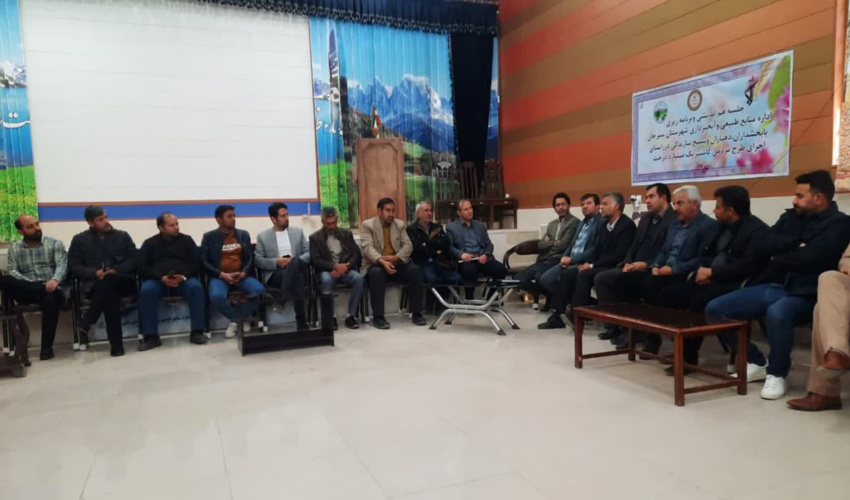 بوستان های روستایی از مطالبات مهم دهیاران است 