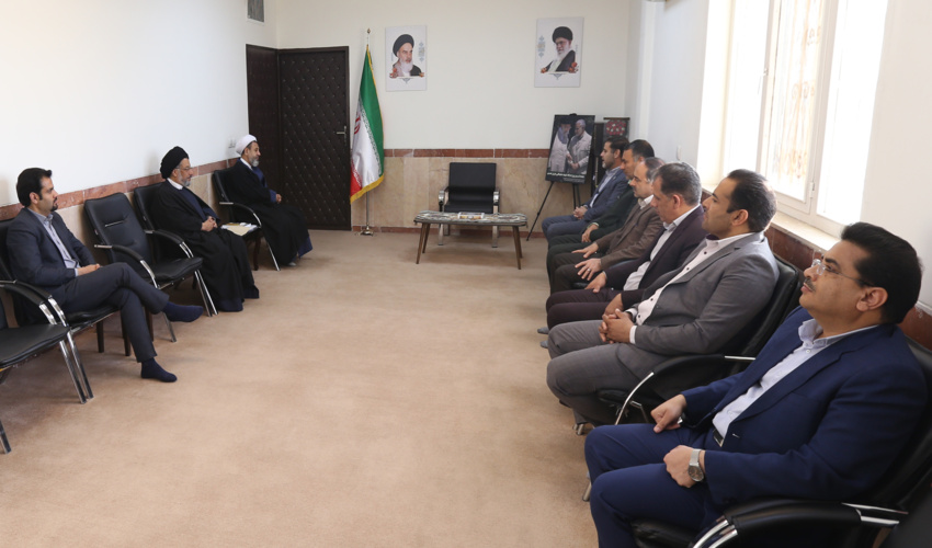 دیدار اعضای ستاد برگزاری هفته منابع ‎طبیعی با امام جمعه کرمان