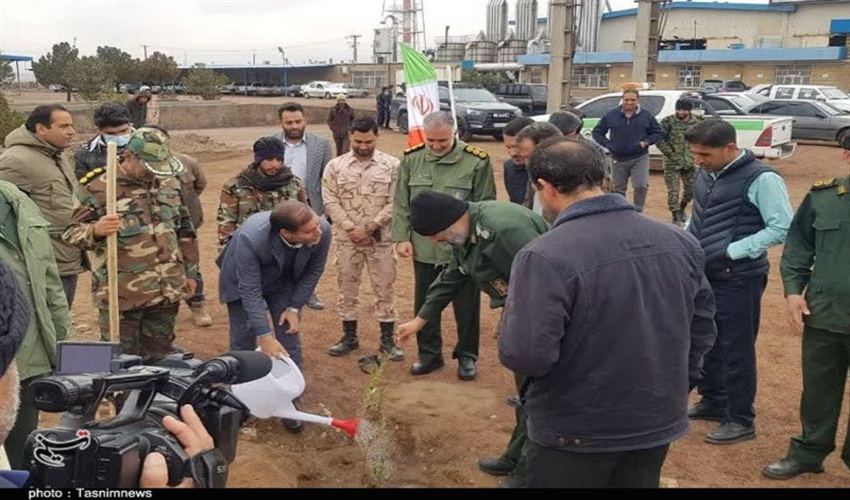گزارش تصویری/ آغاز کاشت 500 هزار اصله نهال در استان کرمان همزمان با سراسر کشور