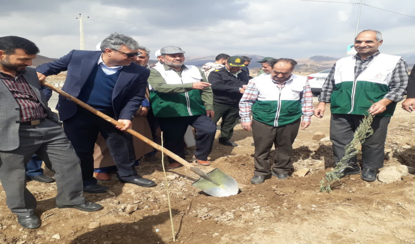 آیین درختکاری با کاشت نهال در کوهبنان برگزار شد