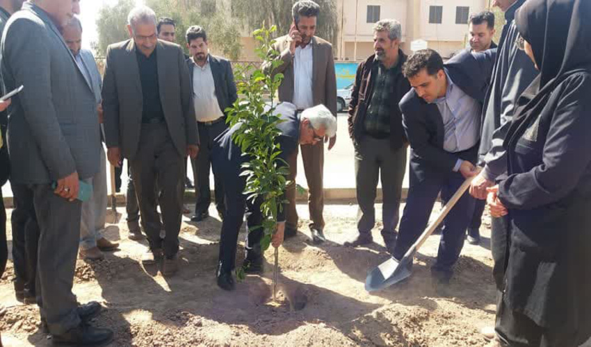 گزارش تصویری / مراسم نهال کاری در هفته منابع طبیعی شهرستان بم                                                                                