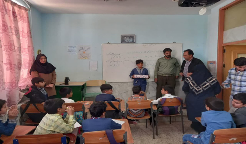  کاشت 50 اصله نهال توسط دانش آموز مدرسه چمران شهرستان راور 