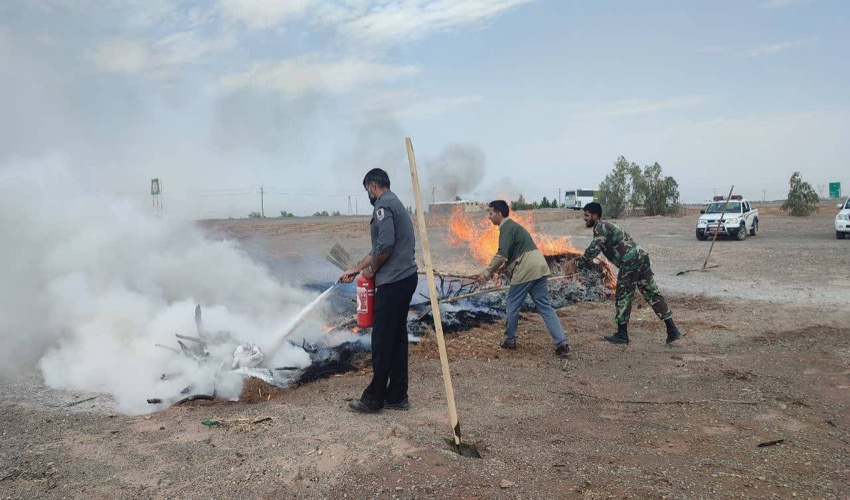 مانور اطفا حریق جنگل‌ها ومراتع در انار 