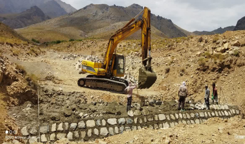 آغاز احداث بند سنگی و ملاتی حوزه صفا رود شهرستان رابر