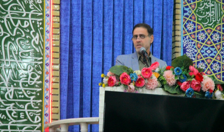 برپایی میز خدمت و توزیع رایگان نهال در روز آموزه های دینی، تقویت فرهنگ اسلامی و ایثار 